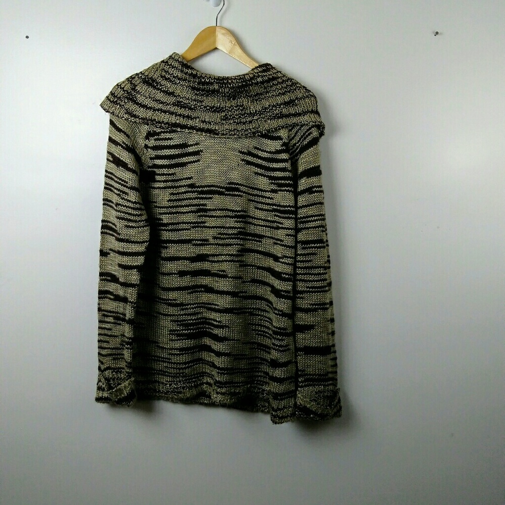 rxb, Gold Large-neck sweater w/brown stripes